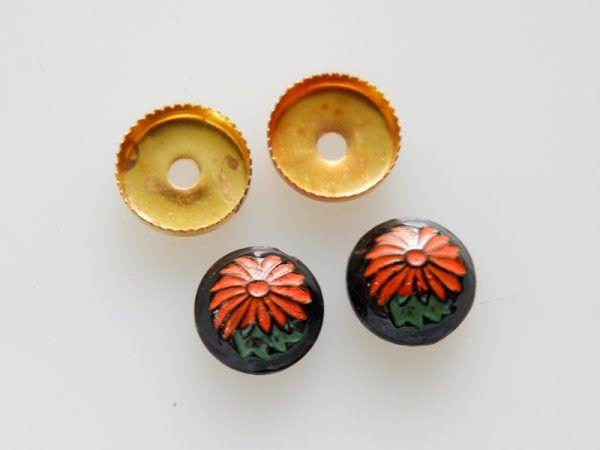 画像2: ジャパンヴィンテージ　ガラスカボション【ブラック・フラワー柄セッティング付き】10mm 　2個 (2)
