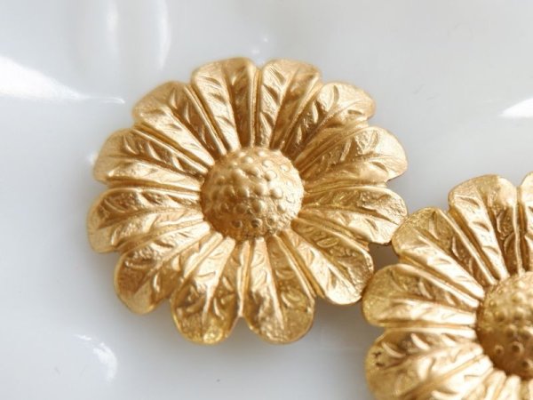 画像2: USA真鍮製　ミリアムハスケルと同じフラワースタンピング　【小　2個】 (2)