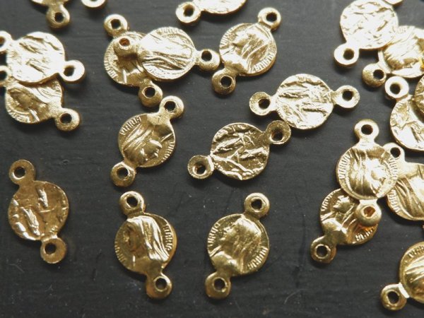 画像2: ヴィンテージフランスメダイ　 スモールコネクター【018】ゴールドメッキ　マリア様 (2)