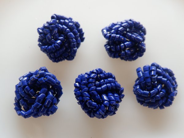 画像2: チェコヴィンテージ　ビーズモチーフ【ブルー】2個 (2)