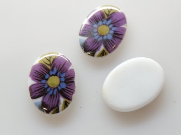 画像2: ドイツヴィンテージ　ガラスカメオ【パープル・クレマチス】25×18ミリ　1個 (2)