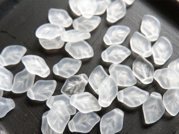 画像3: ドイツヴィンテージ　ミリアムハスケルガラスビーズ【マットクリアー・リーフ】　約40個 (3)