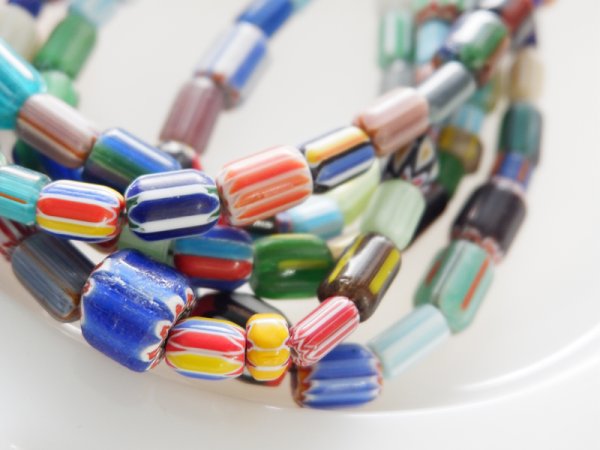 画像2: ヴィンテージ ・シェブロンビーズ　約40センチ分（45個前後） (2)