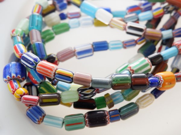 画像1: ヴィンテージ ・シェブロンビーズ　約40センチ分（45個前後） (1)