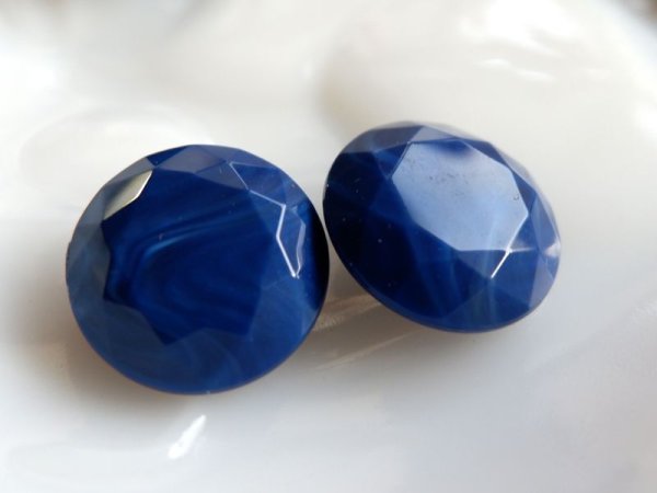 画像2: ドイツヴィンテージ　ルーサイトのラインストーン19.5ミリ【ブルー系】2個 (2)