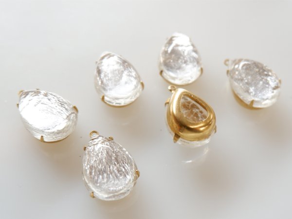 画像1: ジャパンヴィンテージ　チェリーブランド・ガラス製カボション【シルバーフォイル】2個 (1)