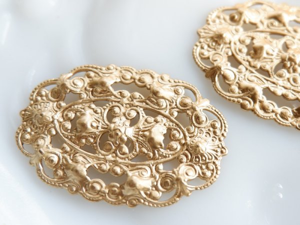 画像2: USA真鍮製　オーバル・フィリグリー【中】　38ミリ×26ミリ　2個 (2)