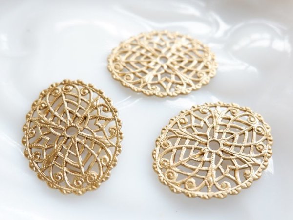 画像2: USA真鍮製　オーバル・フィリグリー【小・少しドーム】30×23.5ミリ　2個　 (2)