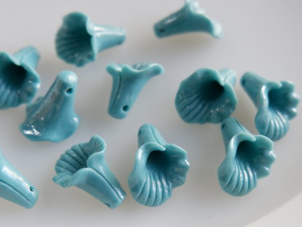 画像3: ドイツヴィンテージ　ターコイズ色のフラワービーズ17ミリ　10個 (3)