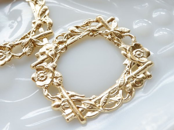 画像2: アメリカ製【メッキあり】 真鍮(ブラス)パーツ・バラ科のリースのフレーム　1個 (2)