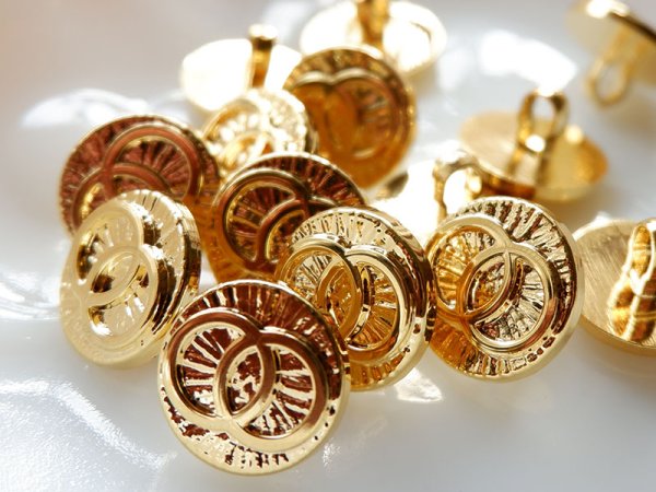 画像5: ヴィンテージのゴールド色ボタン【15.5mm】　4個 (5)