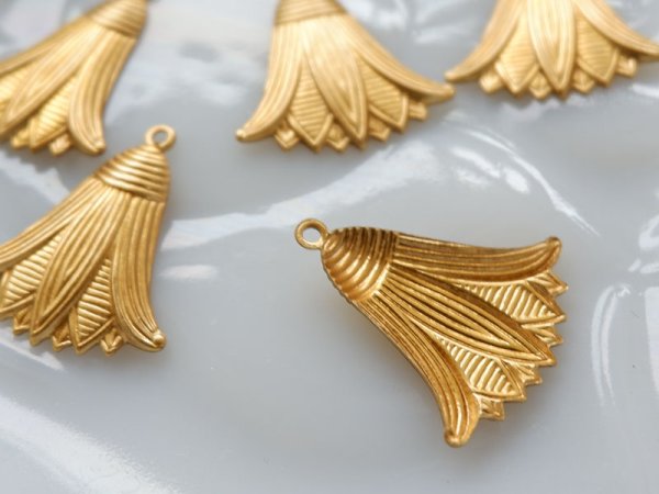 画像2: USA真鍮製　タッセルチャーム・ドロップ　２個　25ミリ　　　　 (2)