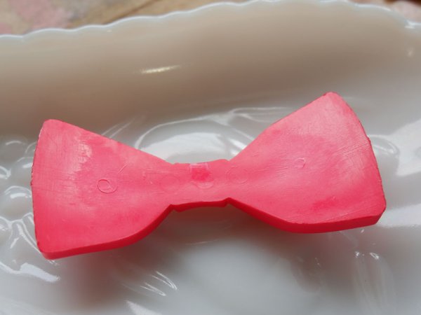 画像3: ヴィンテージ・プラスチック系　特大ピンクリボン8センチ (3)