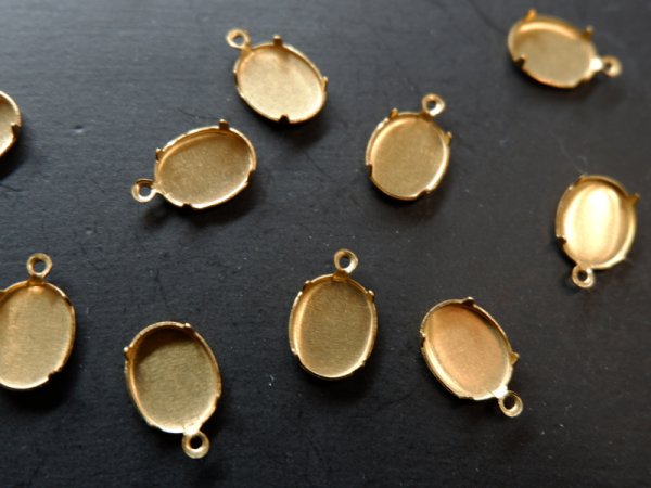 画像2: ヴィンテージUSA真鍮セッティング・オーバルカメオ枠【爪付き　10×8ミリ】4個 (2)