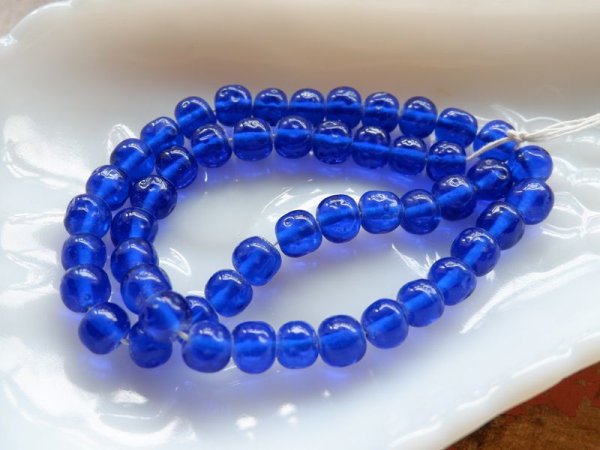 画像2: ジャパンヴィンテージ　サファイア色バロックビーズ　約9-10ｍｍ　約45粒 (2)