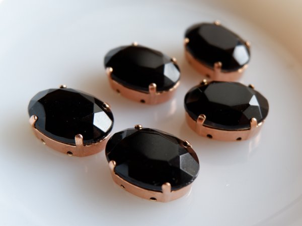 画像2: チェコ　ブラック（ジェット）18×13オーバル縫付け用セッティング付　2個 (2)