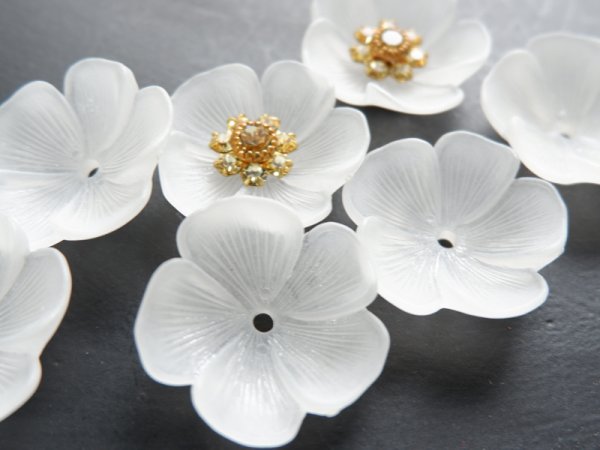 画像3: ドイツヴィンテージ　フラワーパーツ　 ルーサイトパーツ　26ミリ　2個　宅急便のみ (3)