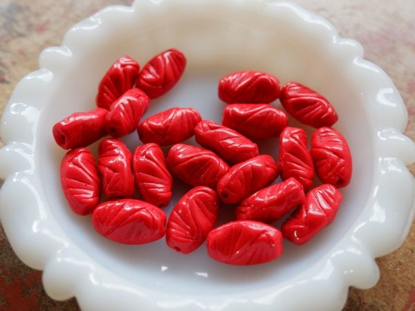 画像3: ミリアムハスケル・ジャパンヴィンテージ　赤色の楕円模様プレスガラスビーズ (3)