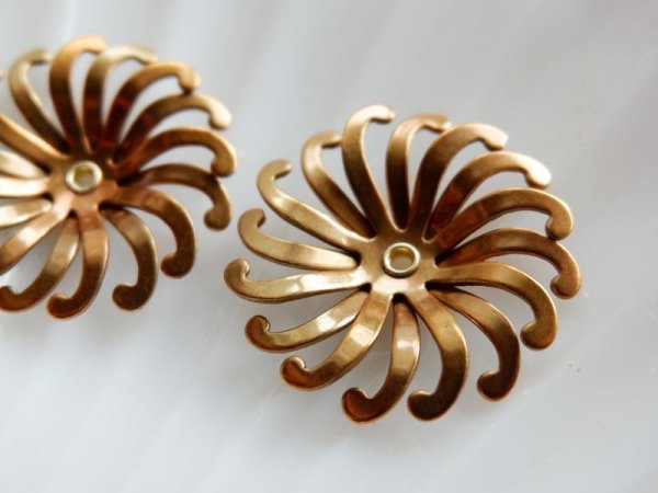 画像3: ヴィンテージのスタッカブルフラワーパーツ　【レイヤードスクロール】31ミリ　2個 (3)