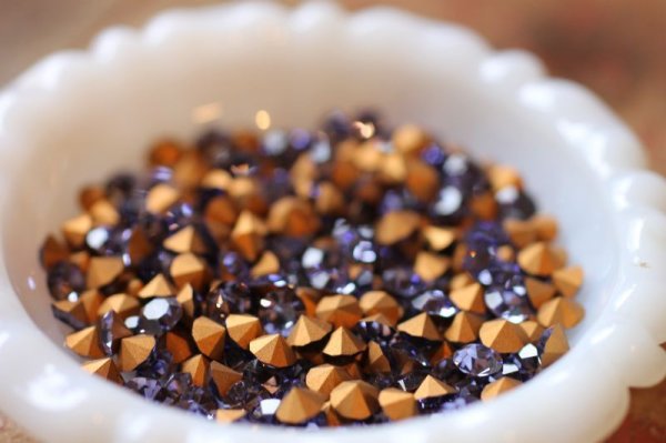 画像2: ラインストーン　【ss30　タンザナイト】　6個 (2)