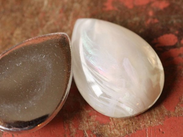画像3: ドイツヴィンテージ・ルーサイトのカボション　【しずく型　クリアー＆オパールマーブル18×13mm】2個 (3)