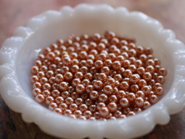 画像2: ヴィンテージ　穴なしパールビーズ(ダスティーピーチ)　4.9ミリ　約30個 (2)