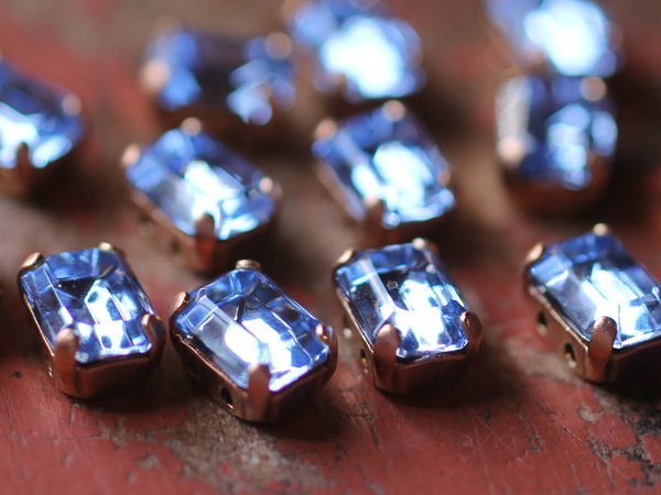 画像5: ヴィンテージスワロフスキーオクタゴン8×6　ライトサファイア＋縫付け用台座　2個　 (5)