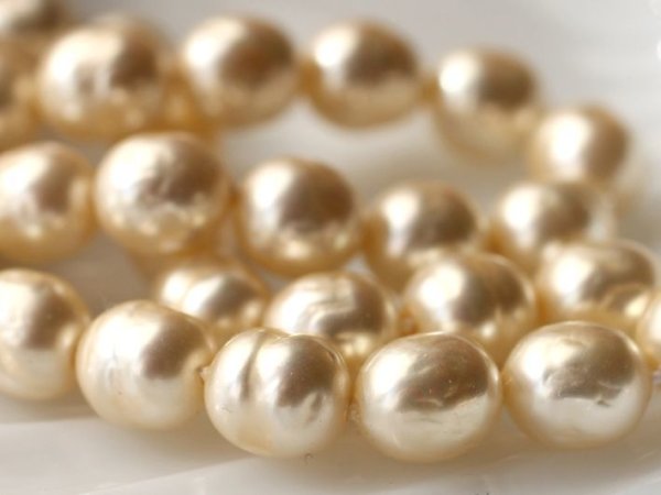 画像4: ジャパンヴィンテージ・ガラスパール【9-10ミリ・バロック・40粒前後】キスカ色 (4)