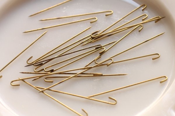 画像2: USAヴィンテージ　真鍮製ジャボットピンの針のみ　56ミリ　4本　　ハットピン (2)