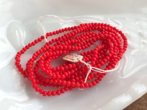 画像2: ジャパンヴィンテージ　チェリーレッドラウンドガラスビーズ　約3ｍｍ　約450粒　　卸× (2)