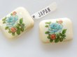 画像1: ジャパンヴィンテージ　ガラスカボション【転写ブルー・ローズ　レクタングル】約29×23ミリ　1個 (1)