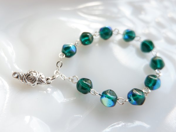画像2: チェコ製・携帯用ロザリオ【エメラルド】リメイクにも。 (2)