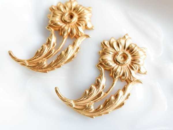 画像3: ミリアムハスケルデッドストック【ロシアンゴールドプレート・デイジーフラワースタンピング】1個 (3)