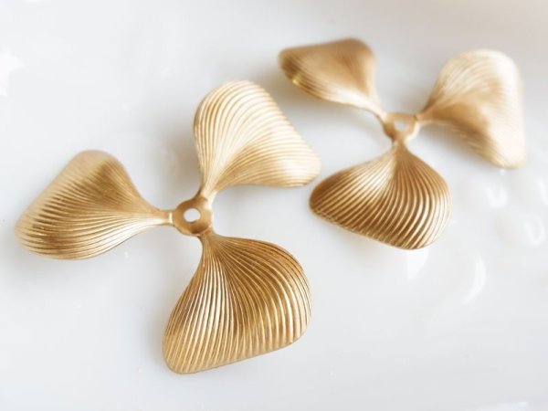 画像2: USA真鍮製　テクスチャーフラワー【ラージ・ファン・ペタル】2個 (2)