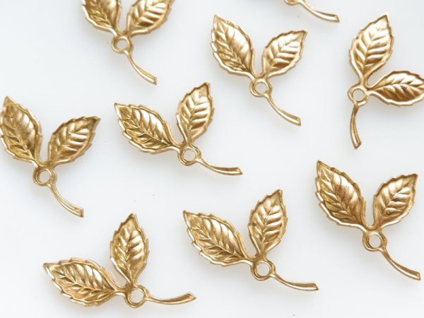 画像2: ヴィンテージUSA真鍮製　エナメルのできるリーフ　2個 (2)