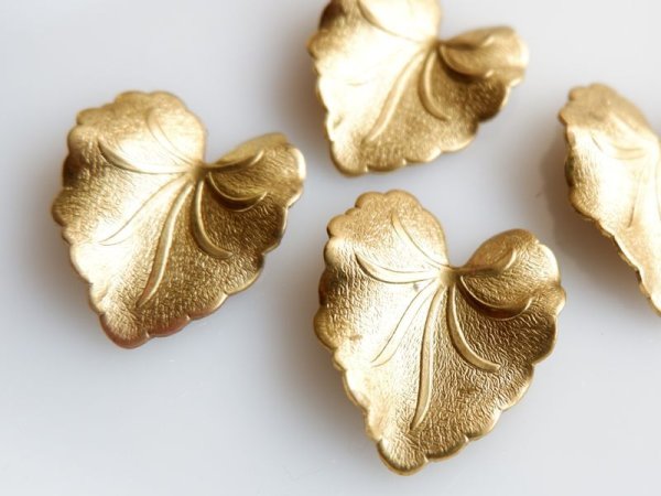 画像3: USA真鍮製　テクスチャーリーフ・スタンピング【シクラメン】2個　　　 (3)