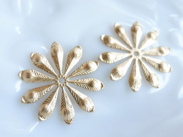 画像2: USA真鍮製　ミリアムハスケルで使用されているお花パーツ　小1個 (2)