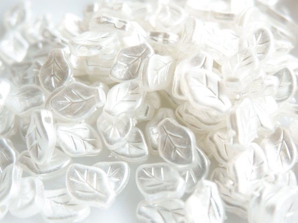 画像2: ジャパンヴィンテージ・プラスチック製パールリーフ【ホワイトA】20個 (2)