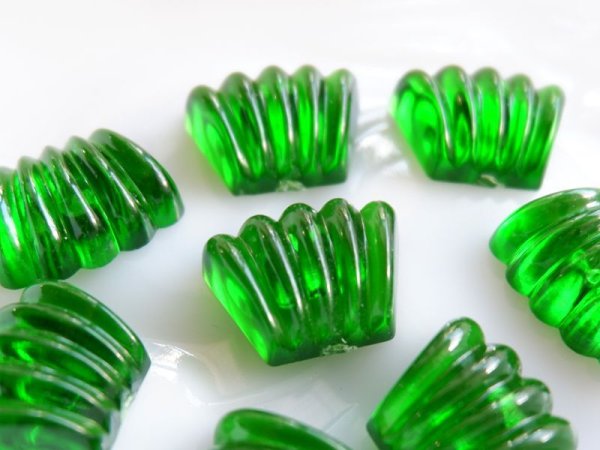 画像2: ヴィンテージ・ルーサイトのクラウンカボション19.5ミリ【グリーン】2個 (2)