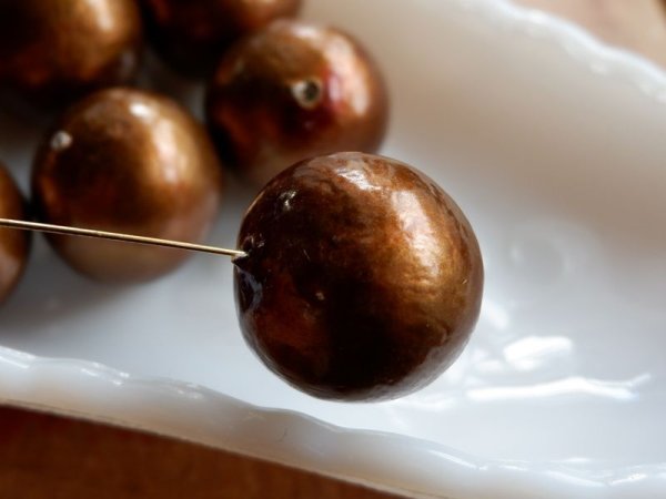 画像3: ドイツのコットンパール【ラウンド・ブラウン27-28ミリ】2個　ペーパーマッシュ　　　　　 (3)