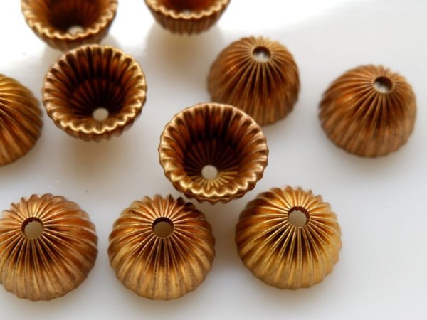 画像2: ミリアムハスケル【ビーズキャップ・未メッキ】2個　ハスケルパーツ (2)