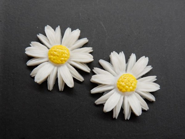 画像2: ジャパンヴィンテージのカボション【デイジーホワイト　24mm】2個 (2)