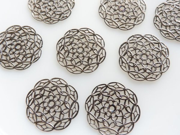 画像4: ミリアムハスケル　ガンメタ色　27ミリフラットラウンドフィリグリー　2個　ハスケルパーツ (4)