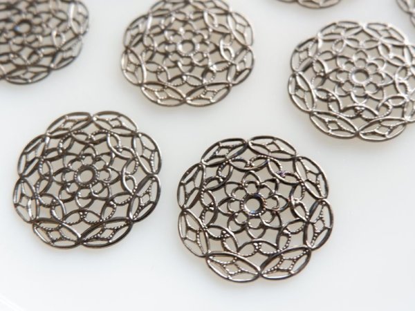 画像3: ミリアムハスケル　ガンメタ色　27ミリフラットラウンドフィリグリー　2個　ハスケルパーツ (3)