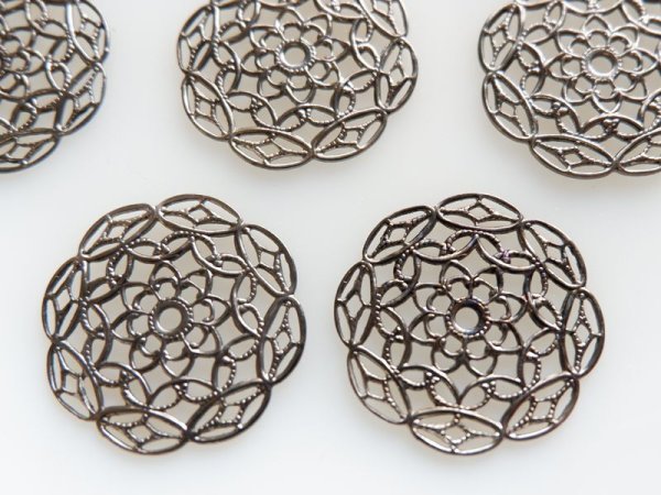 画像2: ミリアムハスケル　ガンメタ色　27ミリフラットラウンドフィリグリー　2個　ハスケルパーツ (2)