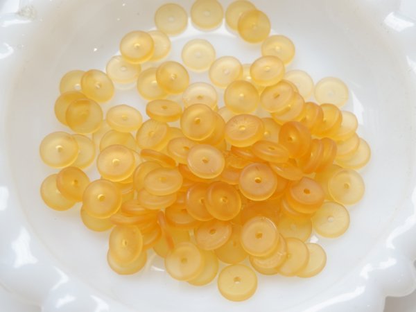 画像2: チェリーブランド　ジャパンヴィンテージ・プレスガラスビーズ【マットトパーズ・スペーサー8ミリ　100個】　ポンズガラスビーズ (2)