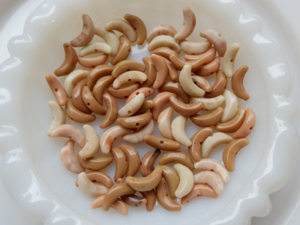 画像3: チェリーブランド　ジャパンヴィンテージ・プレスガラスビーズ【ムーン・ベージュミックス　30個】　ポンズガラスビーズ (3)