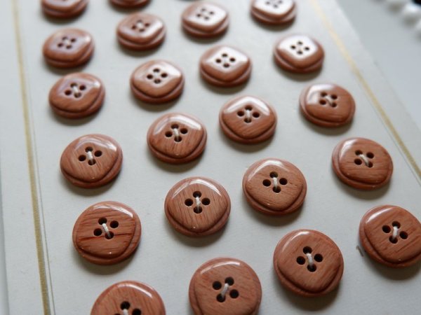 画像5: フランスヴィンテージボタン　シート売り【ウッド模様　13.9ミリ】24個 (5)