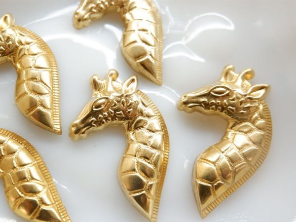 画像2: USA真鍮製　キリンのスタンピング　2個　ジラフ (2)