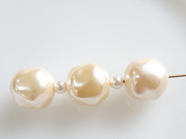 画像3: ジャパンヴィンテージ　プラスチックパール【バロック16.5ミリ・キスカ】20粒 (3)